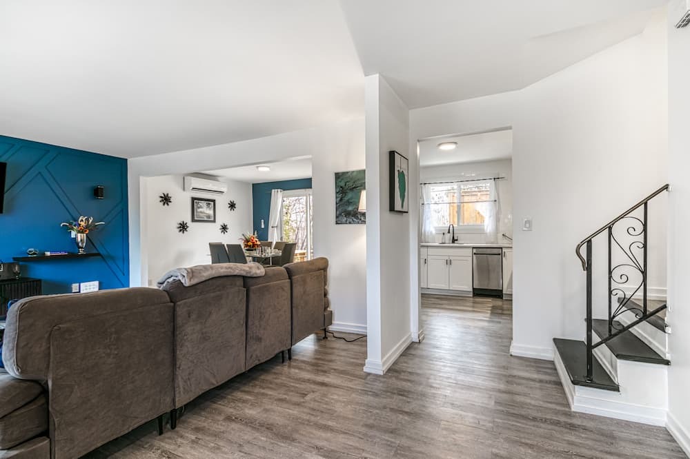 Photo of Livingroom in Sudbury