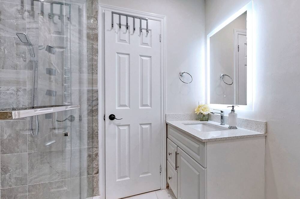 Photo of Bathroom in Aurora