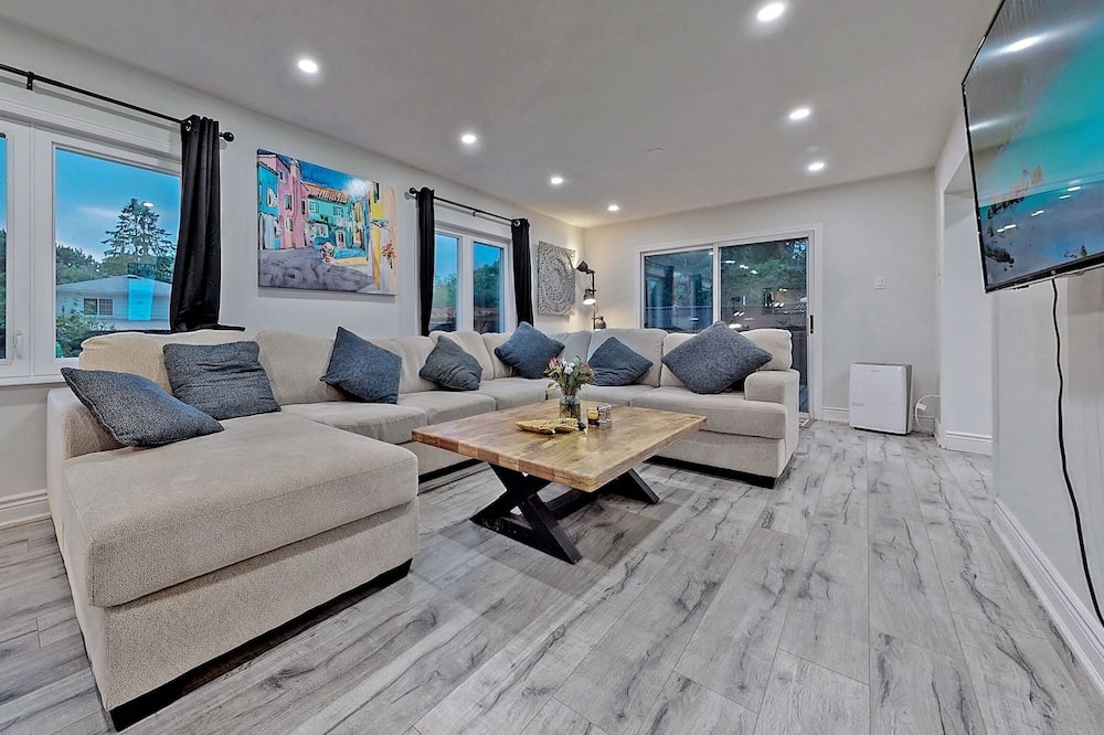 Photo of Livingroom in Aurora