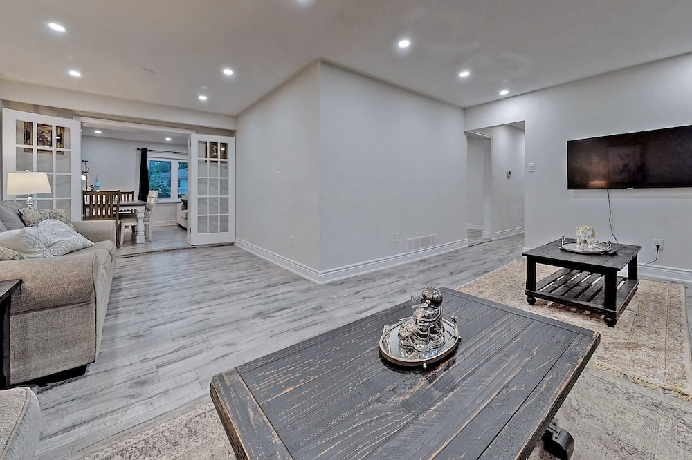 Photo of Livingroom in Aurora