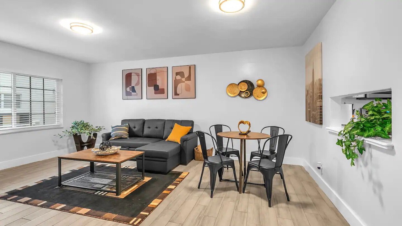 Photo of Livingroom in Pembroke Pines