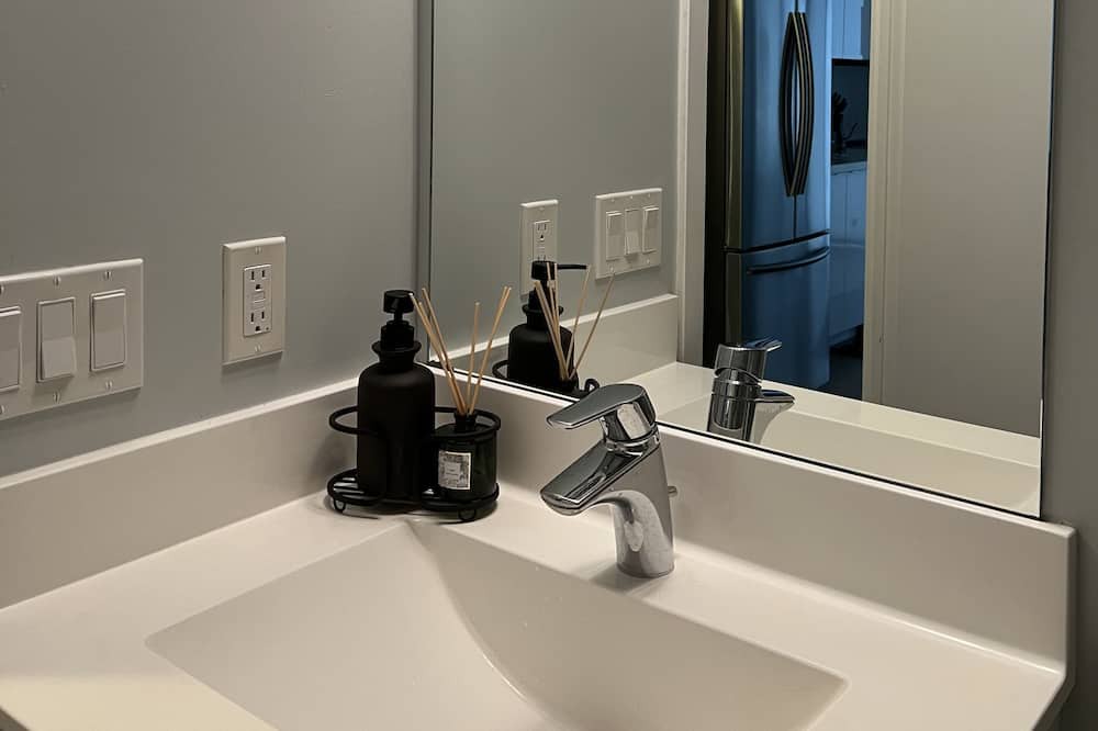 Photo of Bathroom in Humber Bay