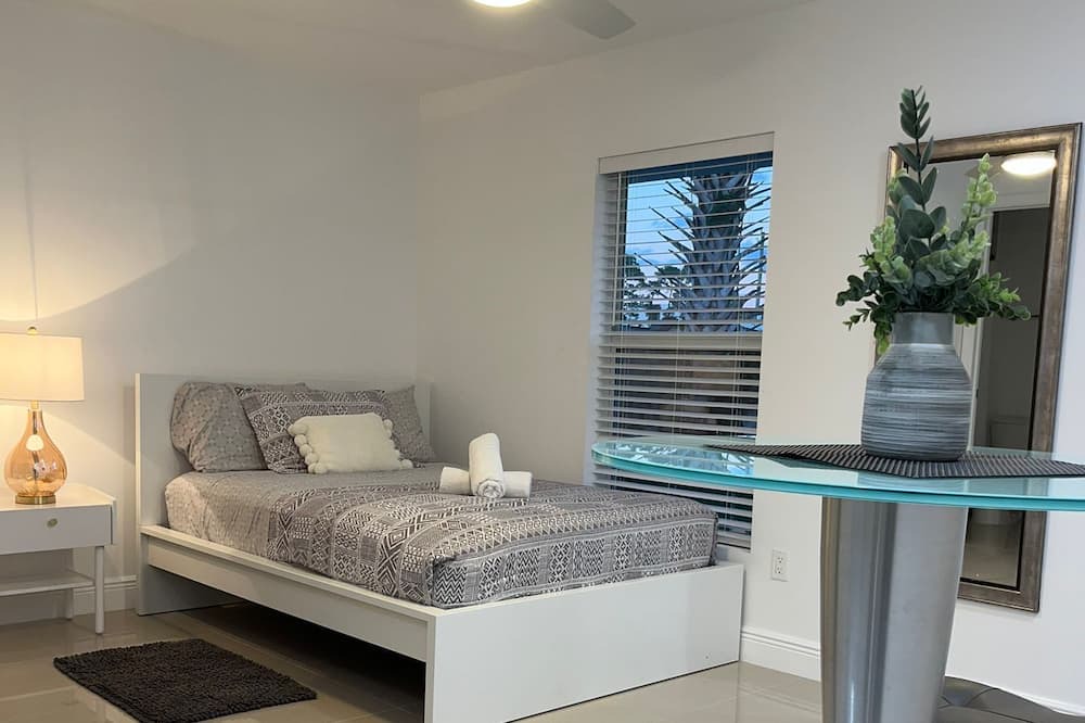 Photo of Bedroom in Greenacres
