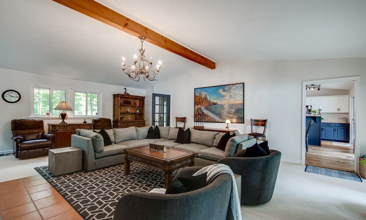 Photo of Livingroom in Bracebridge