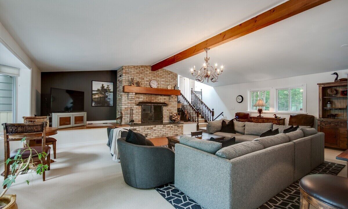Photo of Livingroom in Bracebridge