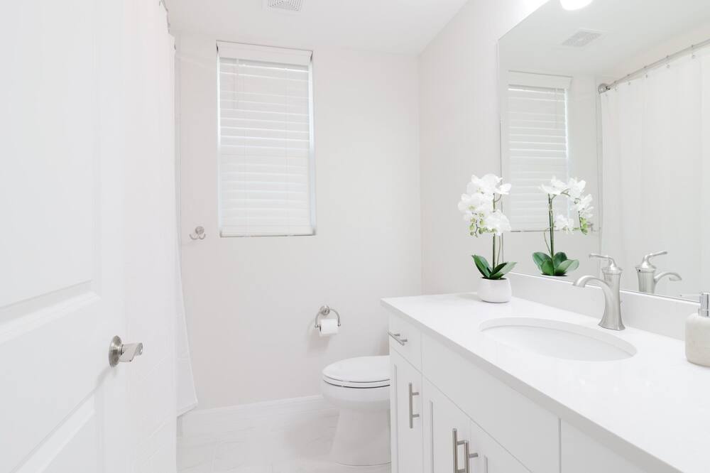 Photo of Bathroom in Naples