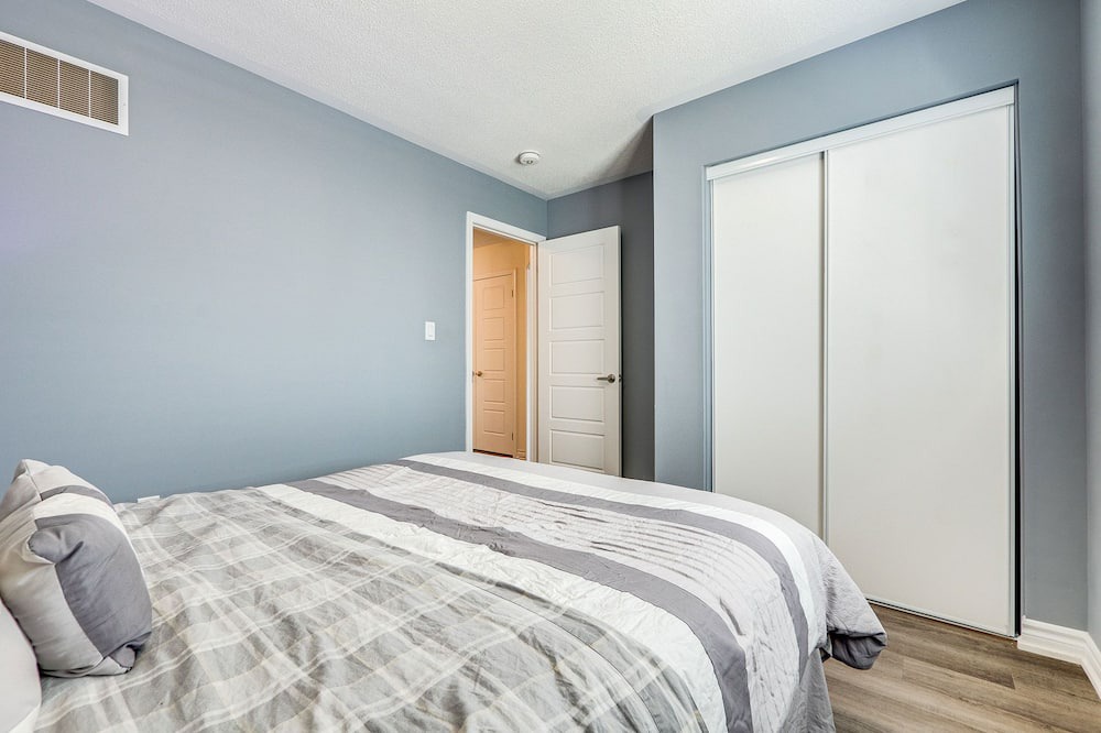 Photo of Bedroom in Halton Regional Municipality
