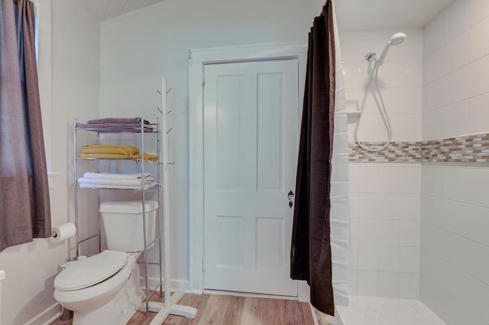Photo of Bathroom in Arcadia Historic District