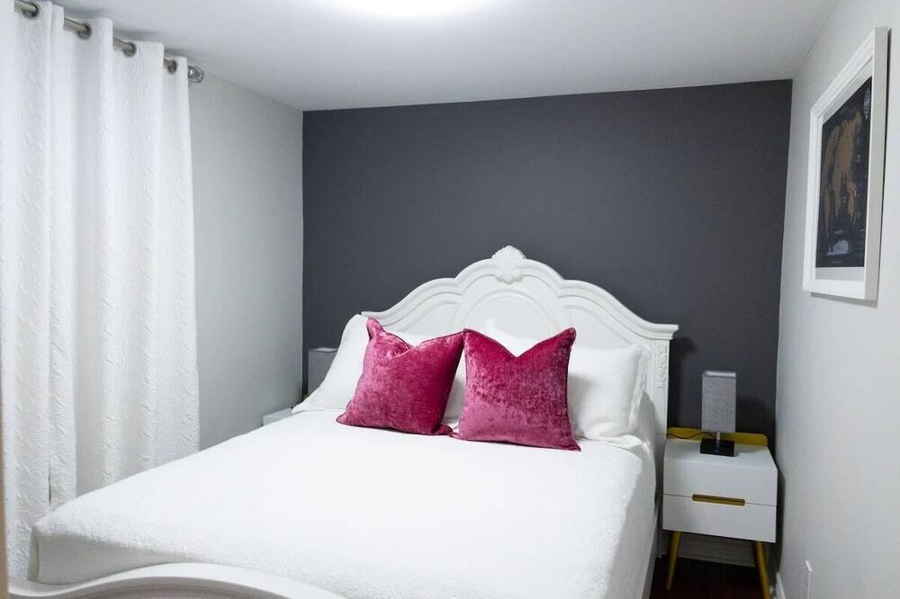 Photo of Bedroom in Lakeview