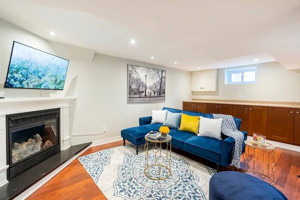 Photo of Livingroom in Lakeview