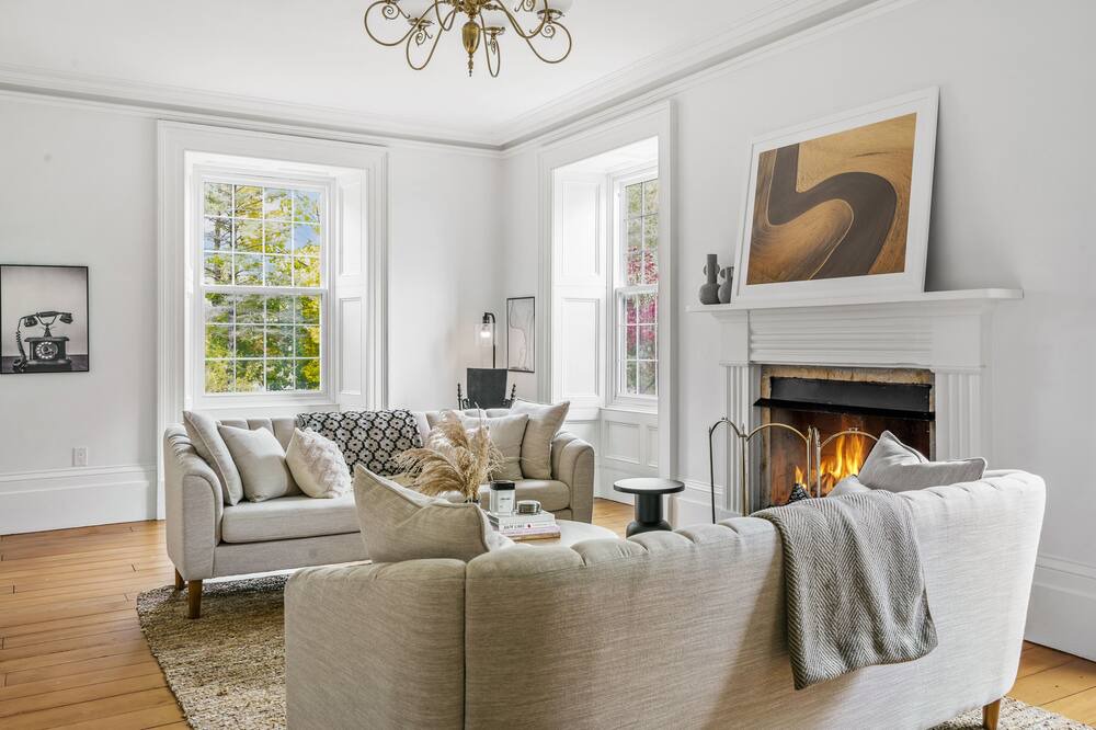 Photo of Livingroom in Guelph/Eramosa
