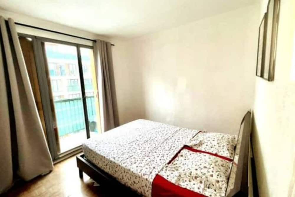 Photo of Bedroom in Saint-Fargeau