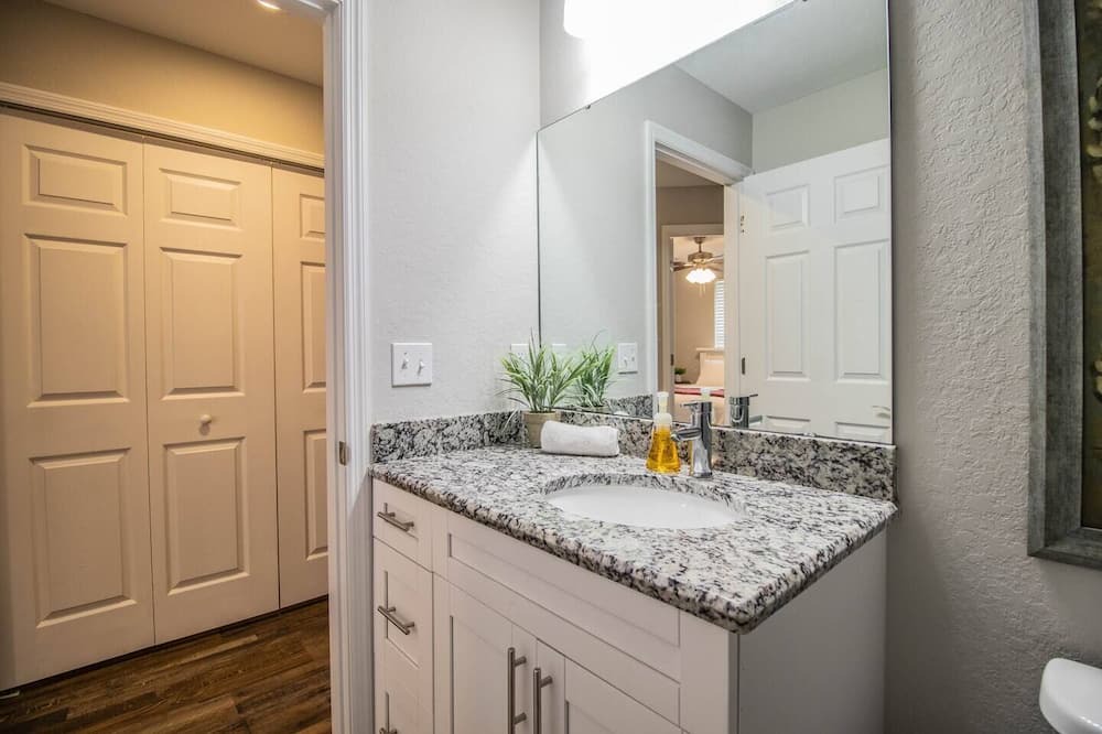 Photo of Bathroom in Bartow