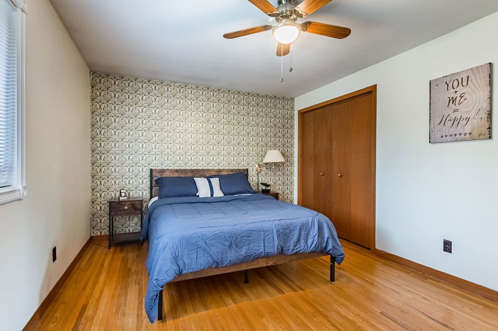 Photo of Bedroom in Clarkson-Lorne Park