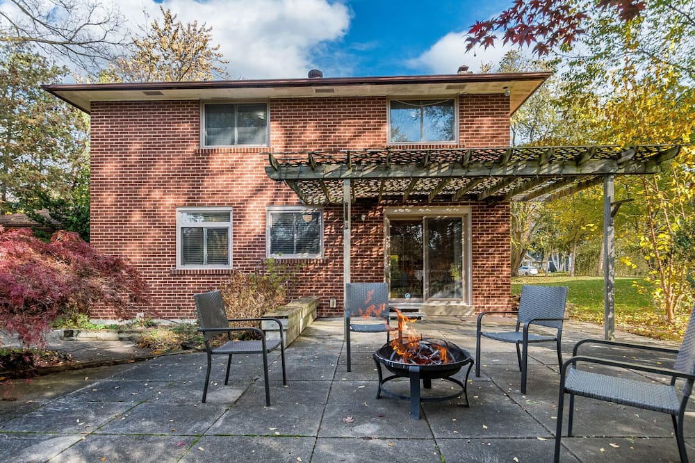 Photo of Outdoor in Clarkson-Lorne Park