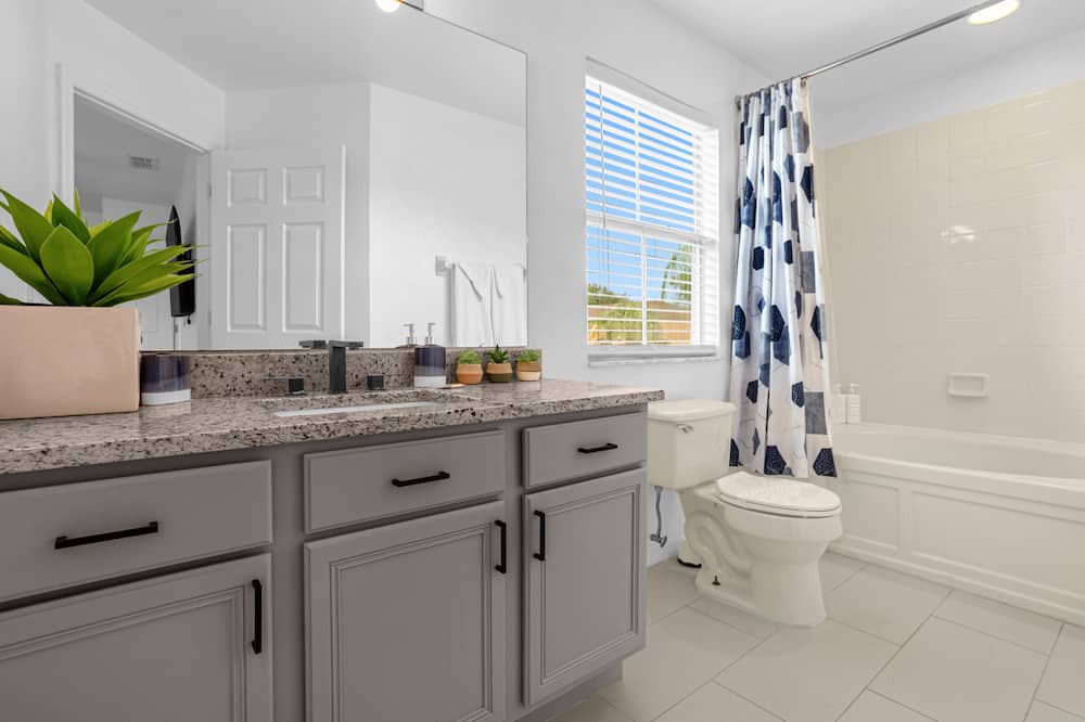 Photo of Bathroom in Regal Palms