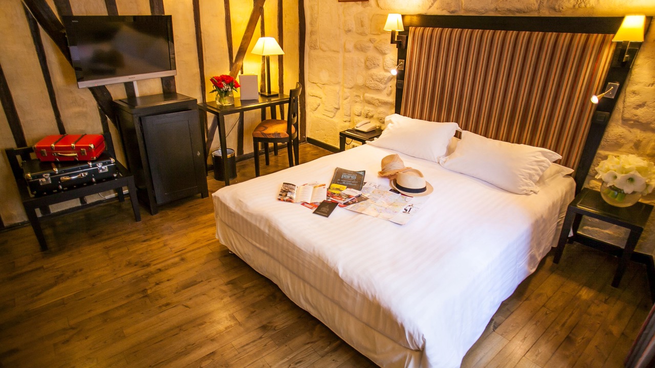 Photo of Bedroom in Sorbonne
