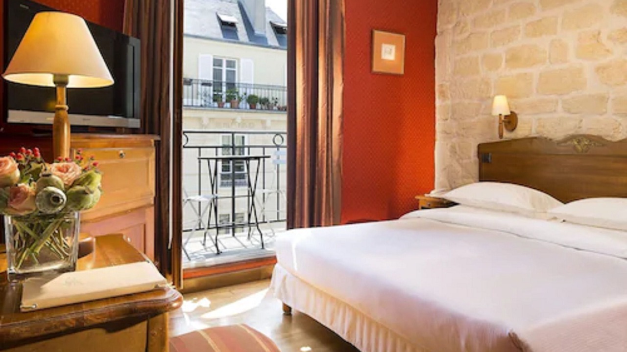 Photo of Bedroom in Sorbonne