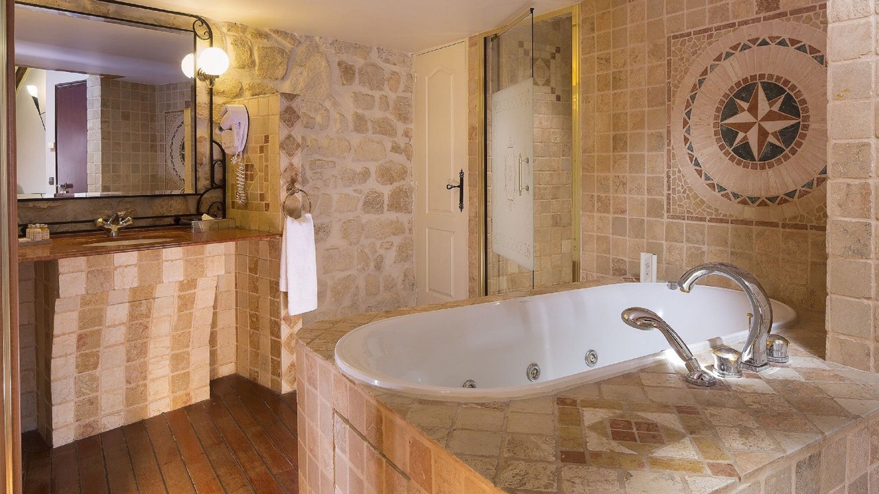 Photo of Bathroom in Sorbonne