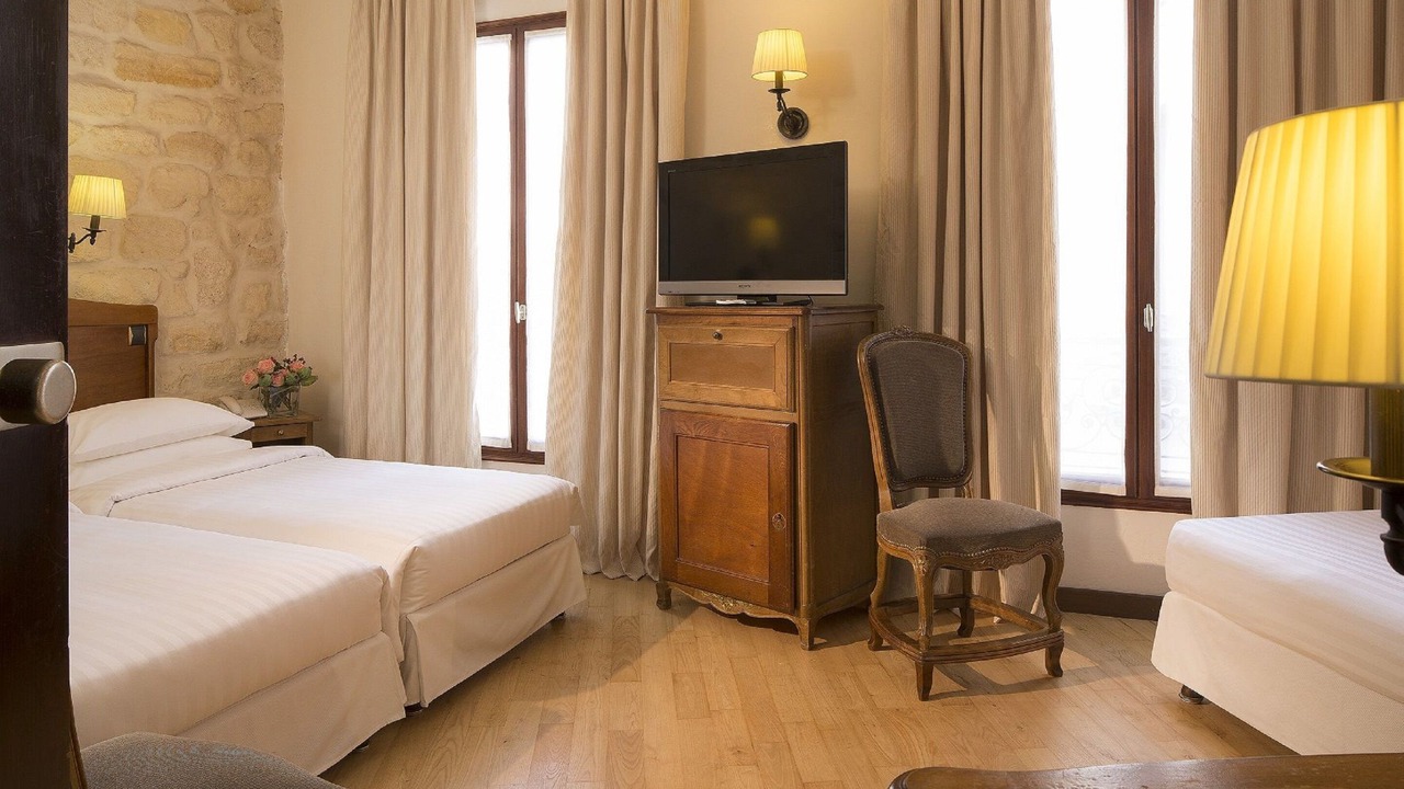 Photo of Bedroom in Sorbonne