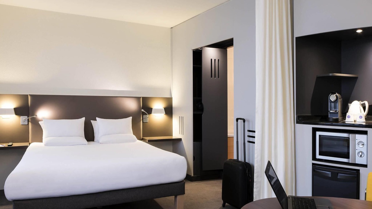 Photo of Bedroom in Roissy-en-France