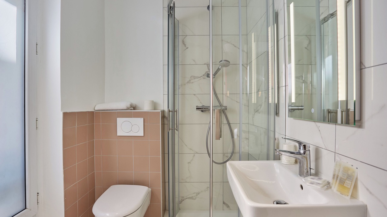 Photo of Bedroom in Quartier de la Chapelle