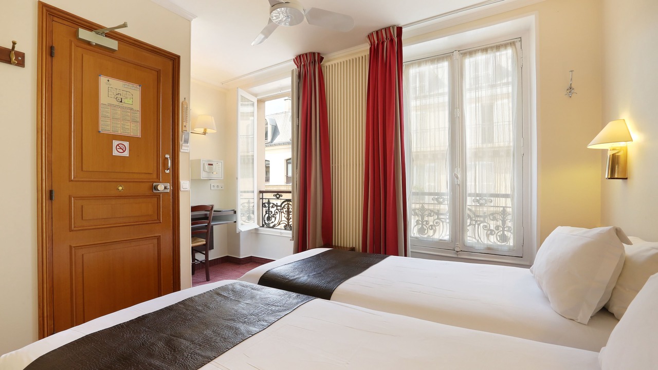 Photo of Bedroom in Sorbonne