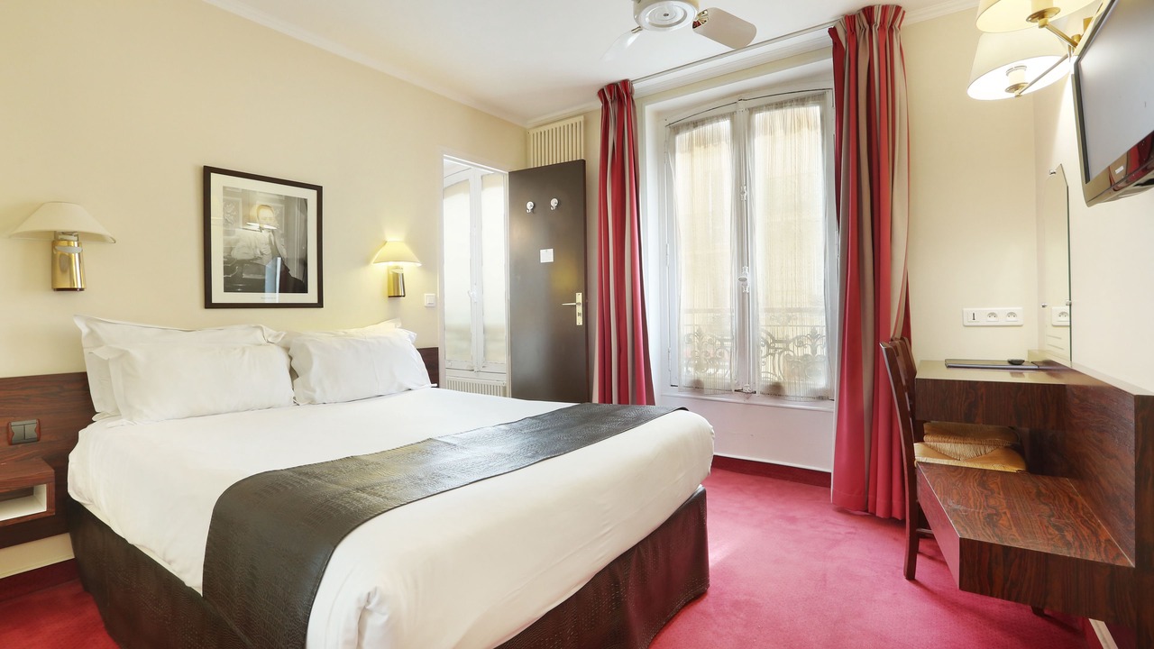 Photo of Bedroom in Sorbonne
