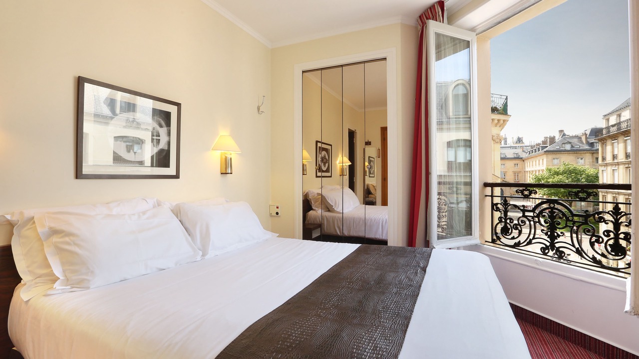 Photo of Bedroom in Sorbonne