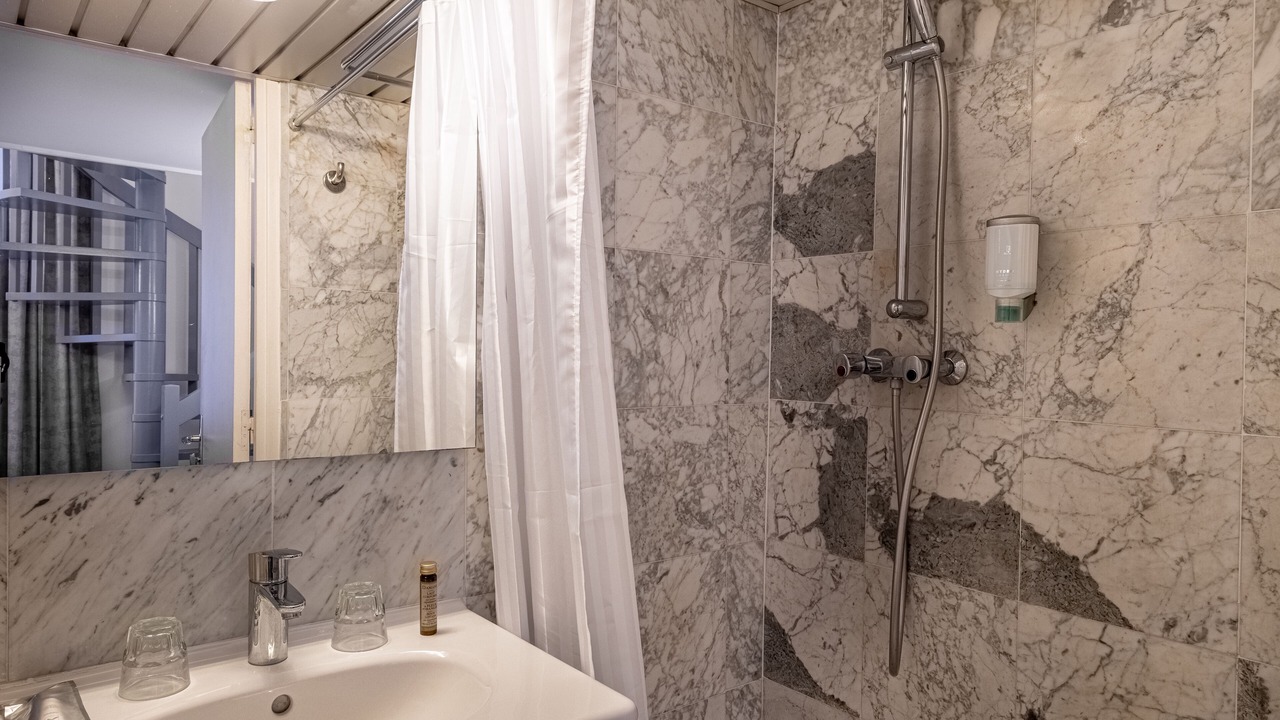 Photo of Bathroom in Vivienne