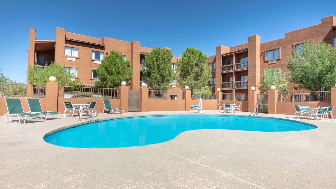 Photo of Outdoor in Page
