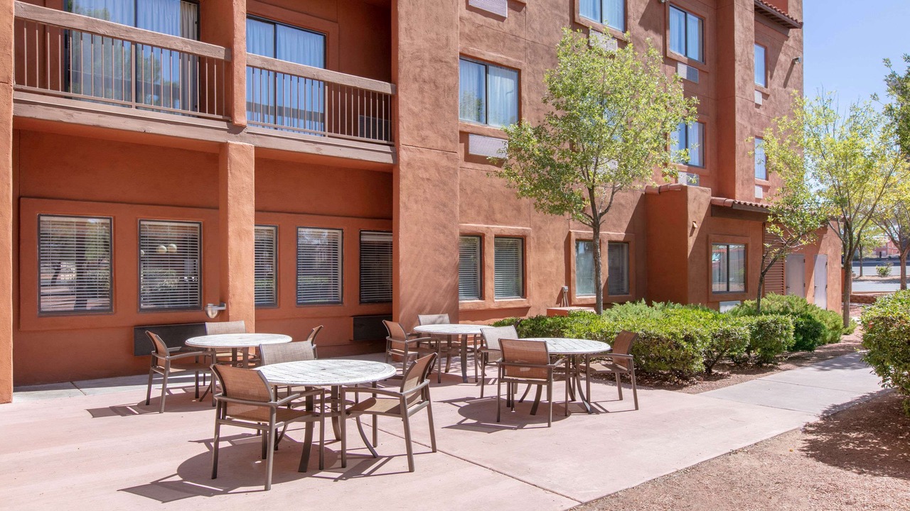 Photo of Outdoor in Page