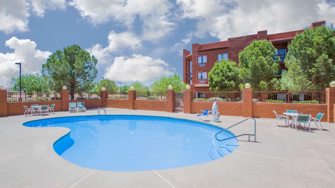 Photo of Outdoor in Page