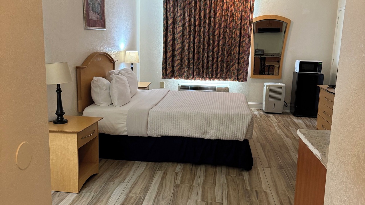 Photo of Bedroom in Florida Center