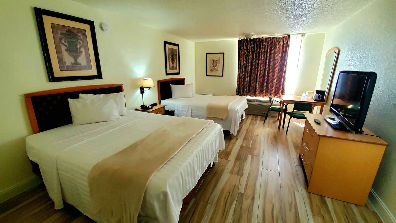 Photo of Bedroom in Florida Center