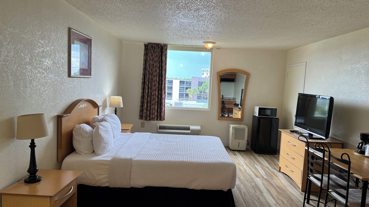 Photo of Bedroom in Florida Center