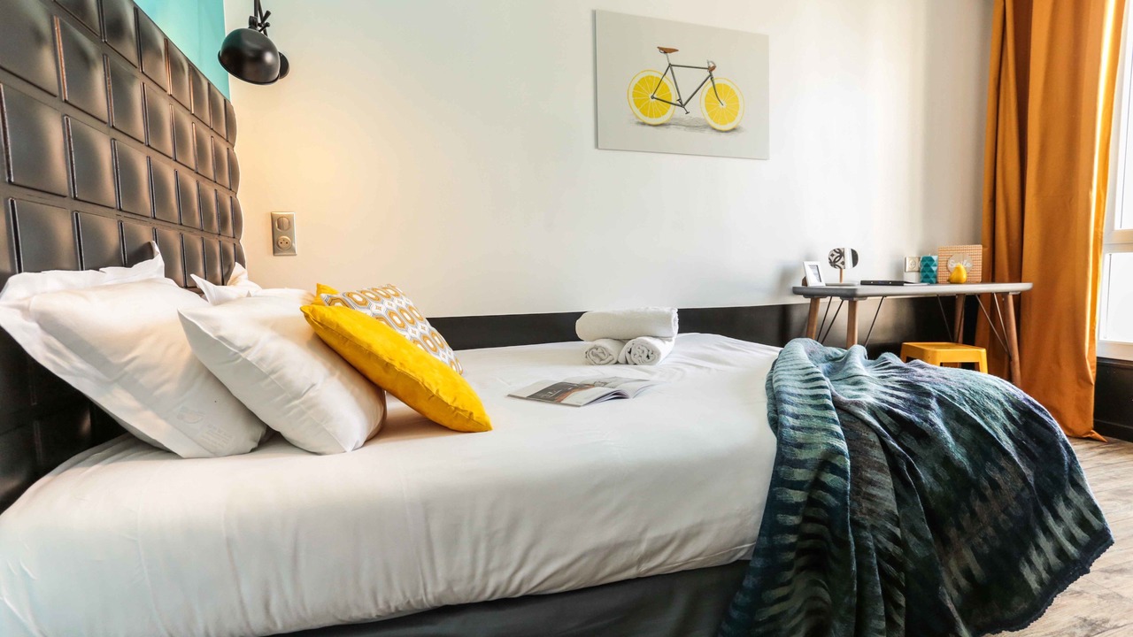 Photo of Bedroom in Saint-Lambert