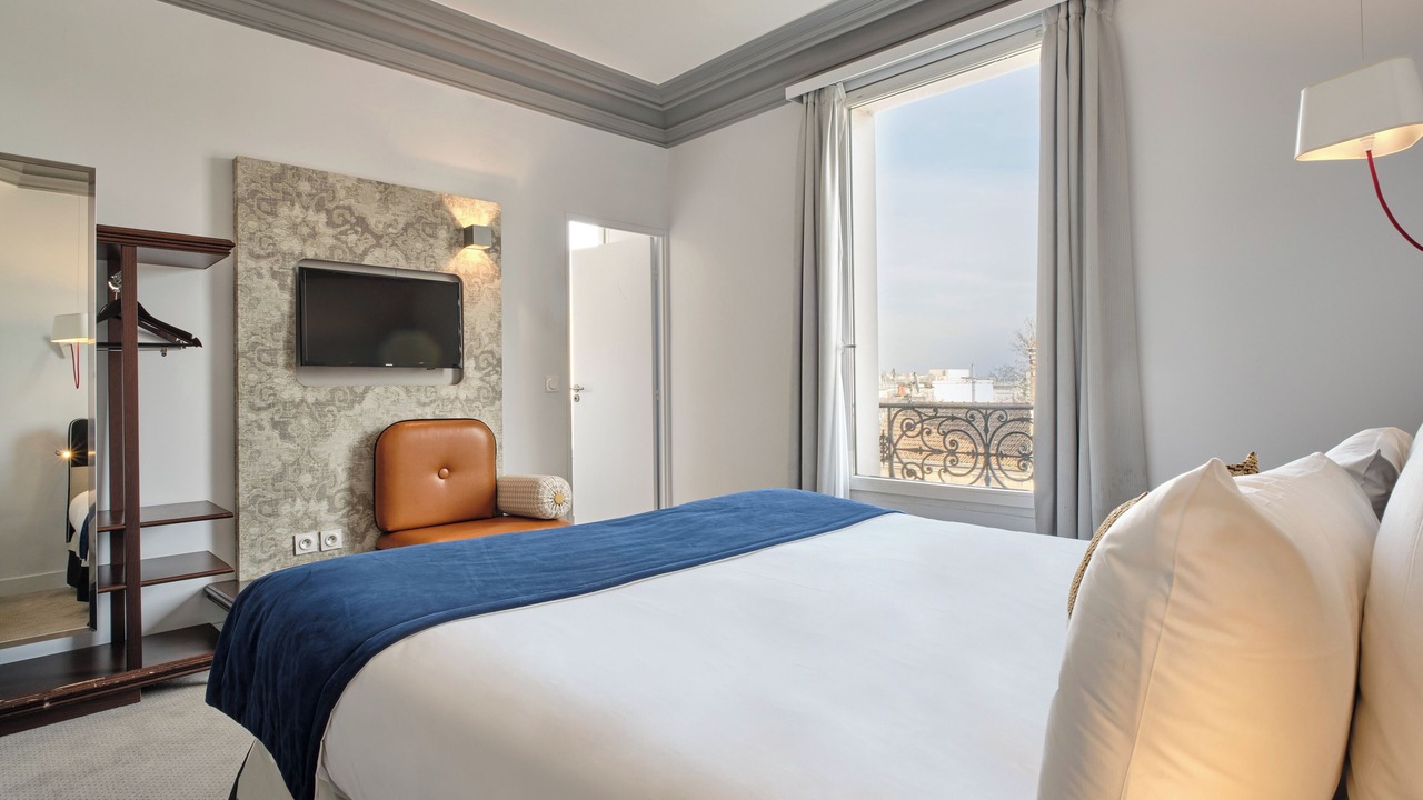 Photo of Bedroom in Suresnes