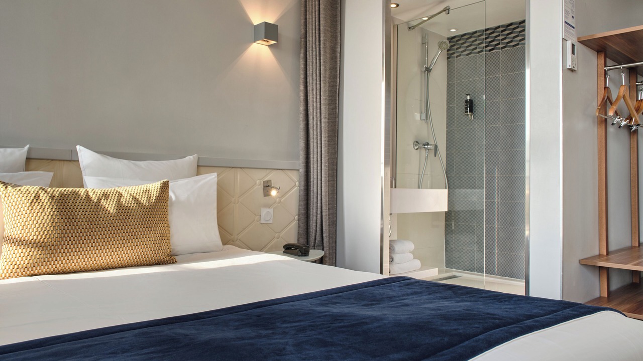 Photo of Bedroom in Suresnes