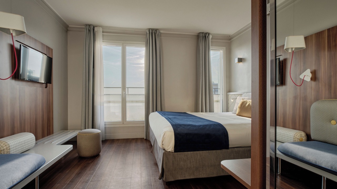 Photo of Bedroom in Suresnes