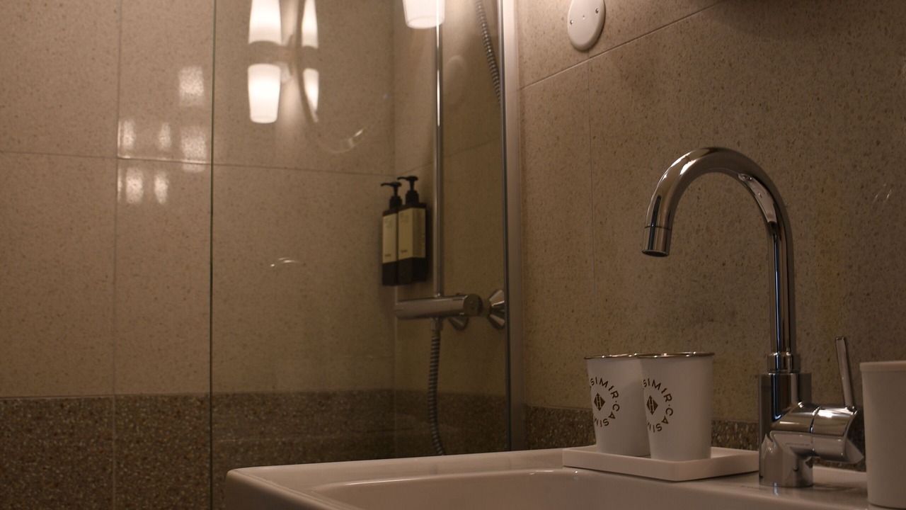 Photo of Bathroom in Quartier de la Plaine-de-Monceaux