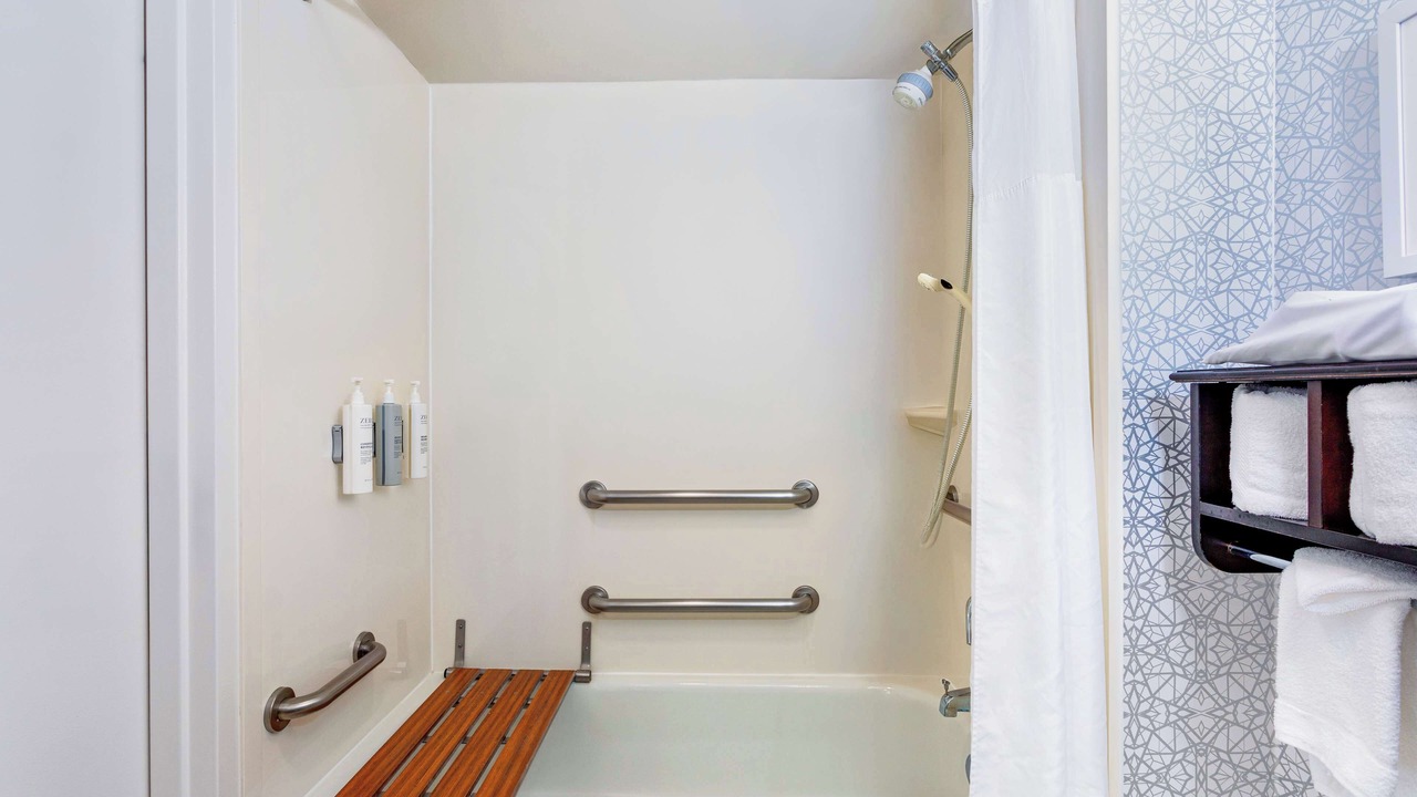 Photo of Bathroom in Airport North