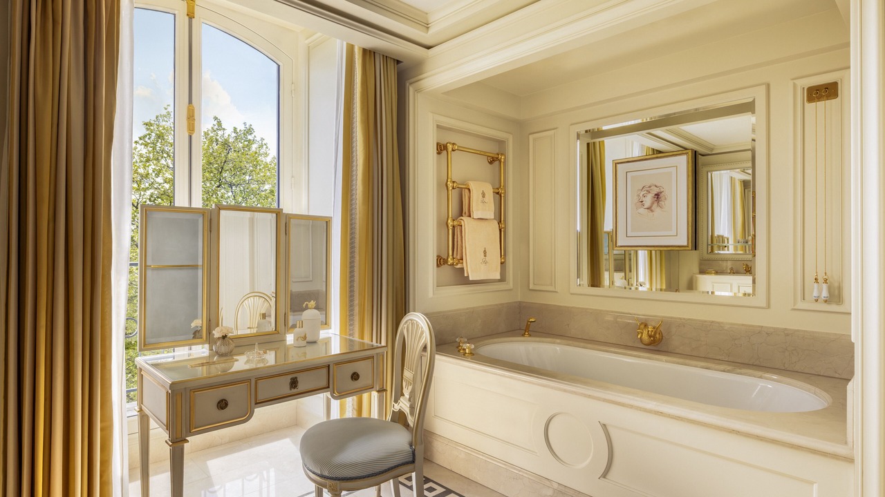 Photo of Bathroom in Quartier de la Place-Vendome