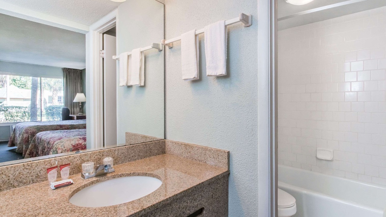 Photo of Bathroom in Plant City