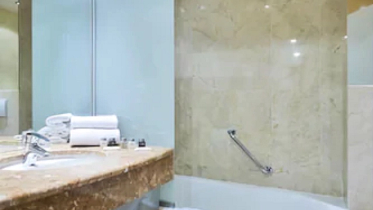Photo of Bathroom in Neuilly-sur-Seine