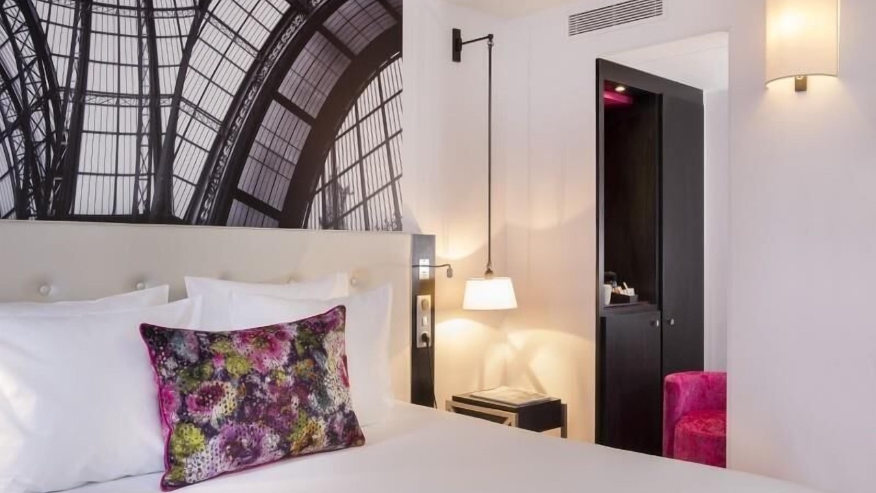 Photo of Bedroom in Grenelle