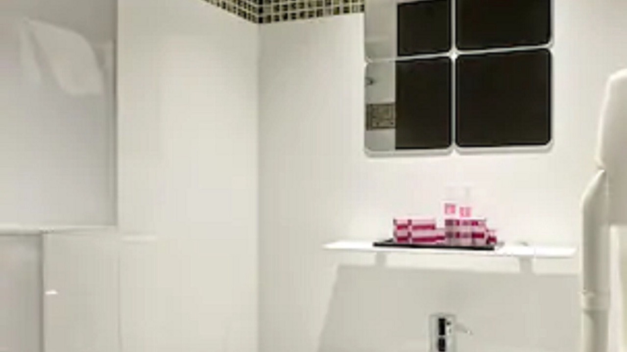 Photo of Bathroom in Chaussee-d'Antin