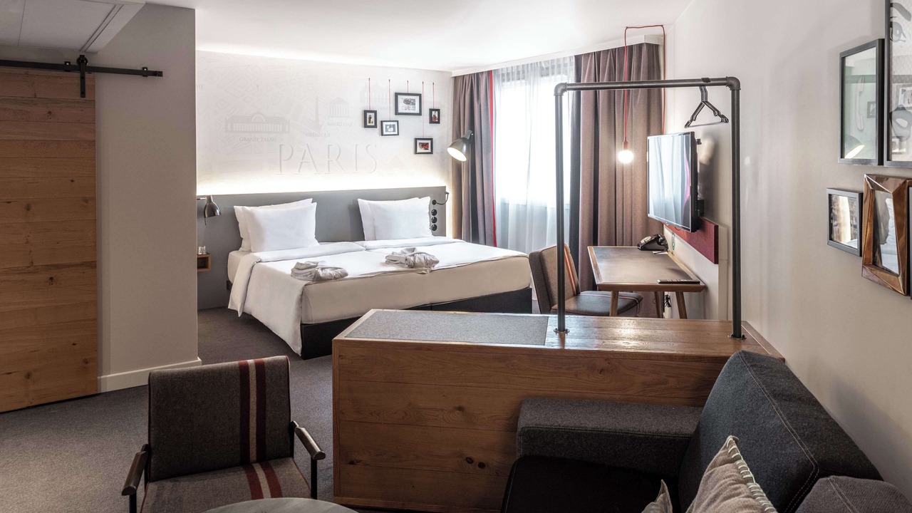 Photo of Bedroom in Roissy-en-France