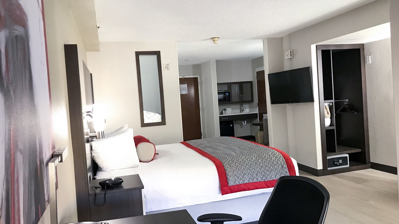 Photo of Bedroom in Airport North