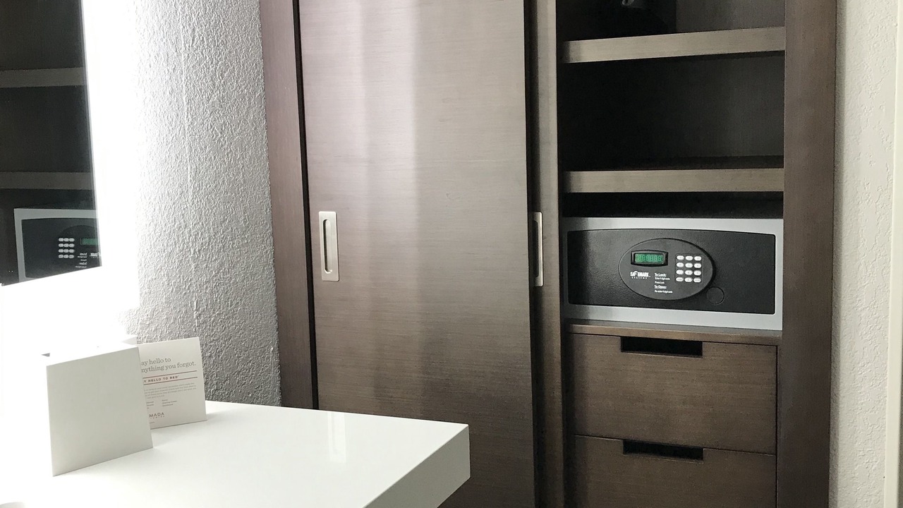 Photo of Bedroom in Airport North